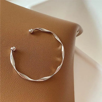 New Personalized Butterfly Pendant Anklet Summer Beach Leg Chain Handcrafted Anklet Gold And Silver Headwear Wholesale And Retai
